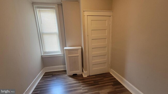 Building Photo - 3208 D St