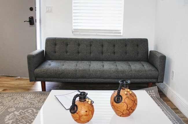 Building Photo - 329 Madison St