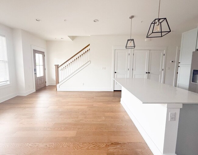 Building Photo - Spacious 4-Bedroom Townhome on Allison Way with Pool Access Near TTU