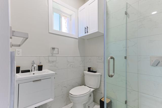 Building Photo - 142 L St