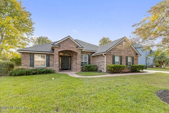 Building Photo - 813 W American Eagle Dr