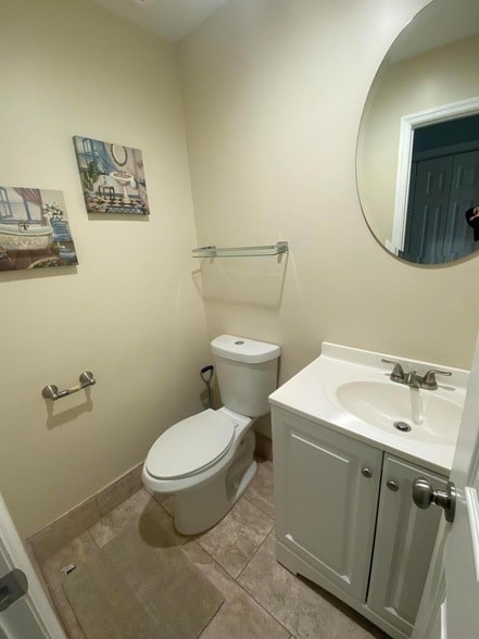 Building Photo - 39 Easthampton B