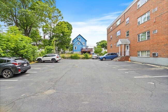 Building Photo - 56 Coffey St
