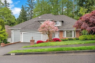 Building Photo - Welcome to your new home, located in Deer Creek, where pets are welcome.