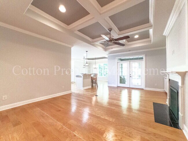 Building Photo - 633 Jenoa Dr