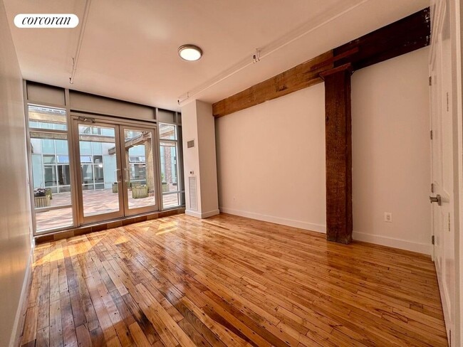 Building Photo - 275 Conover St