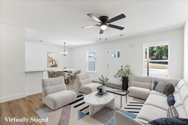 Building Photo - Arlington Townes - Beautiful 3 Bed 2 Bath ...