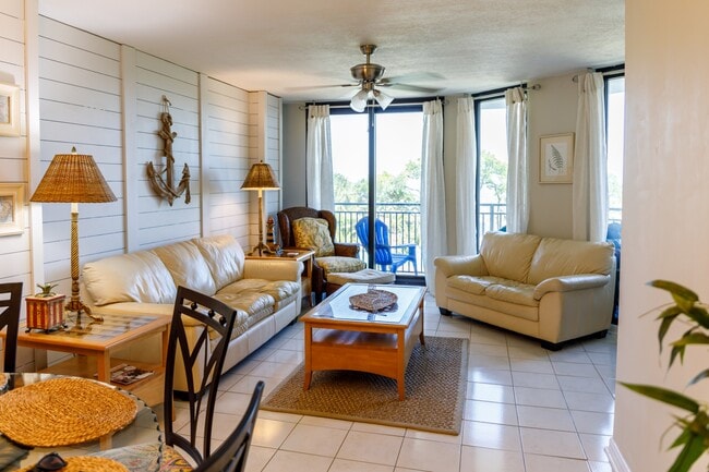 Building Photo - 7600 Palmetto Dr
