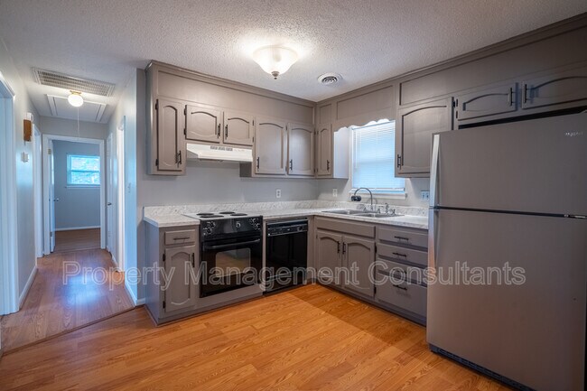 Building Photo - 912 Mountain Gap Rd SE