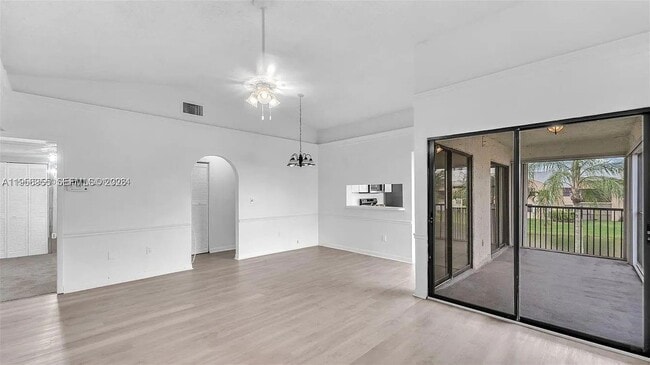 Building Photo - 1280 S Franklin Ave