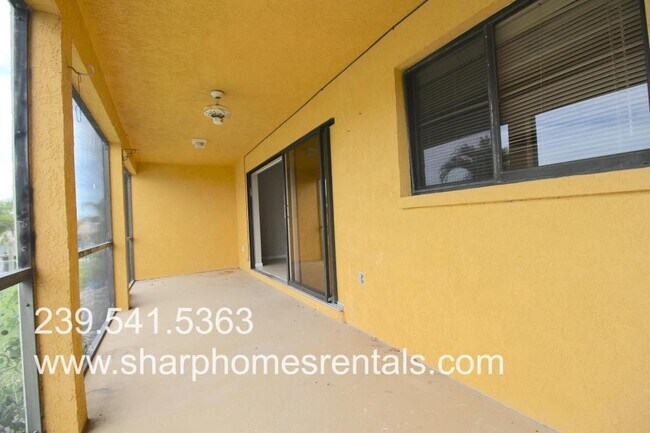 Building Photo - 4516 SW 10th Ave