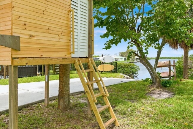 Building Photo - 6731 Arroyo Dr
