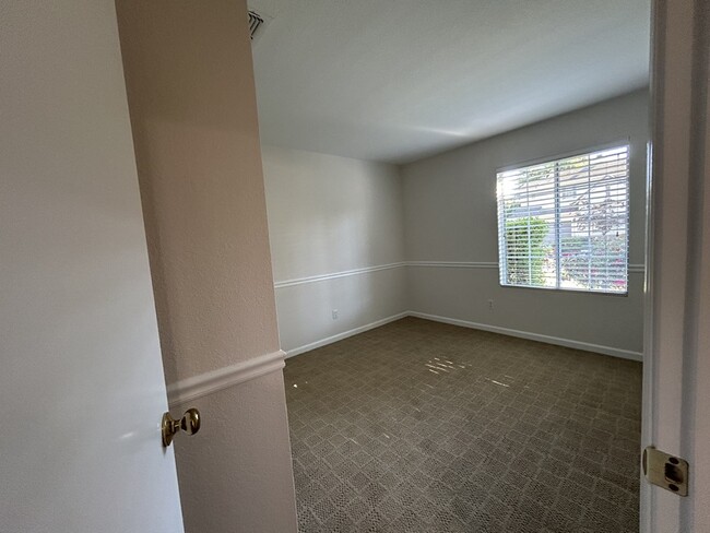 Building Photo - 248 Summer Grove Cir