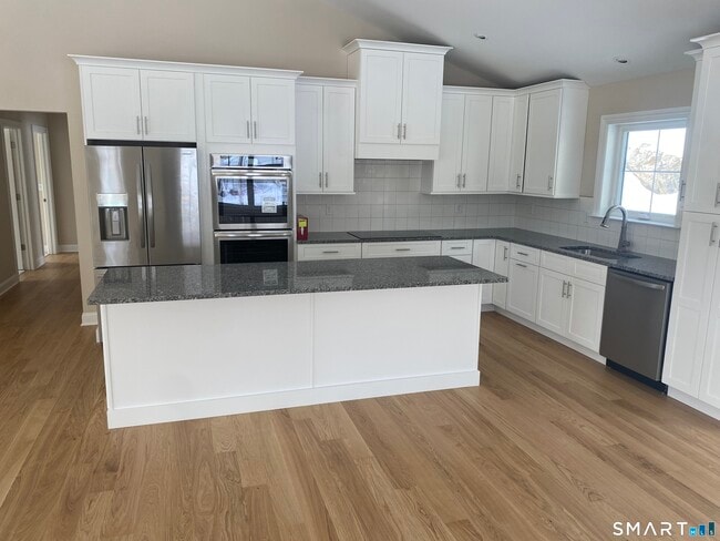 Building Photo - 919 Strongtown Rd