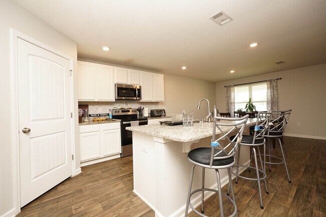 Building Photo - 904 Merganser Way