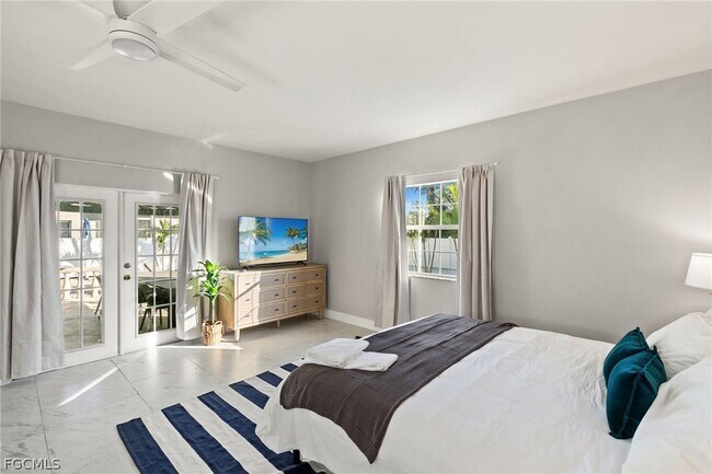 Building Photo - 317 3rd Ave