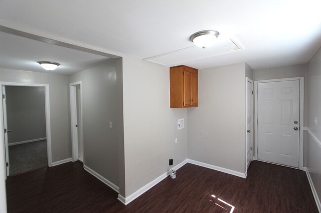 Building Photo - New on the Market with Great New Features!!