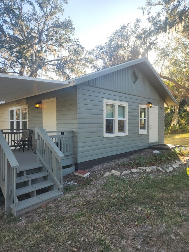 Building Photo - 250 Brainard Dr