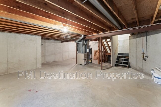 Building Photo - 9225 Boehm Dr