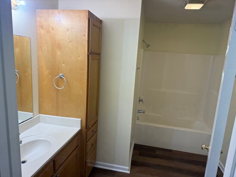 Building Photo - 3454 Osceola St