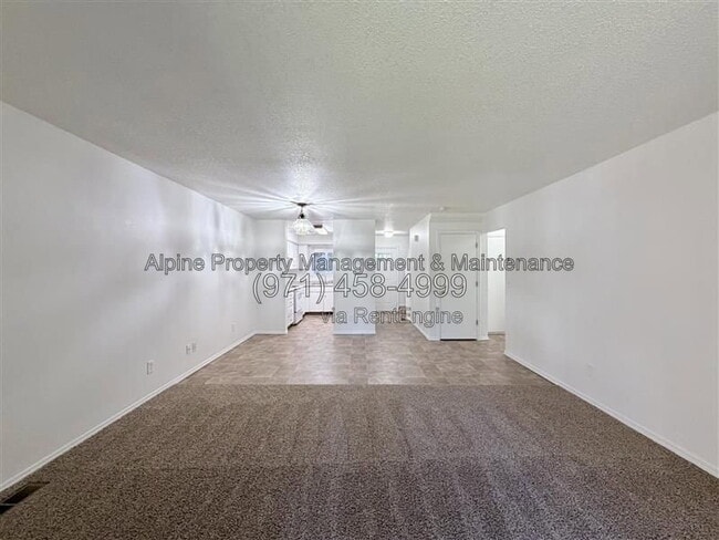 Building Photo - 18317 SW Jann Dr