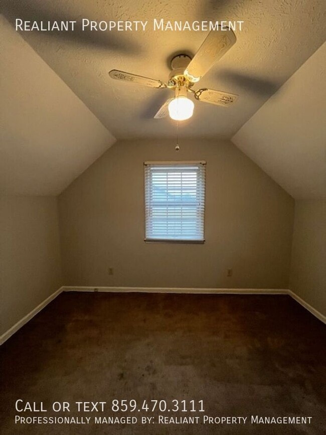 Building Photo - 3809 Dicksonia Dr