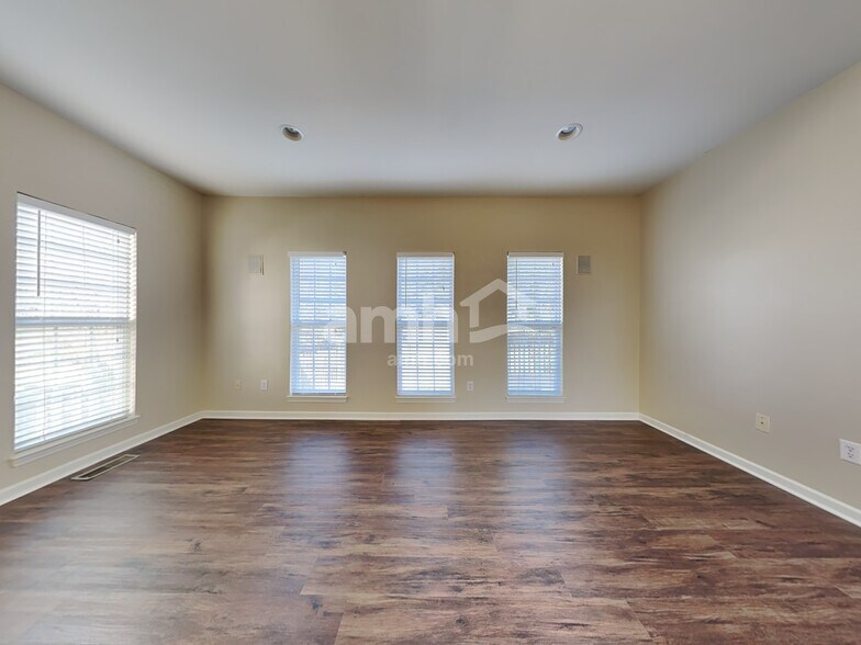 Building Photo - 2943 Glen Echo Ct