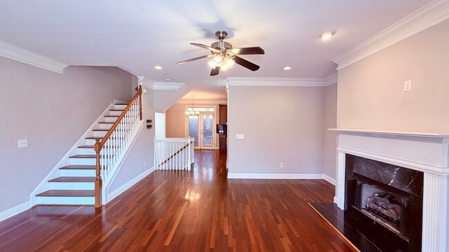Building Photo - Perfect West Midtown Location! 4 Bedroom Townhouse, Granite, Hardwood Floors