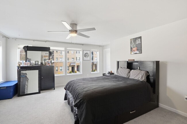 Building Photo - Step into a beautifully designed contemporary residence that exudes style and comfort at every turn.