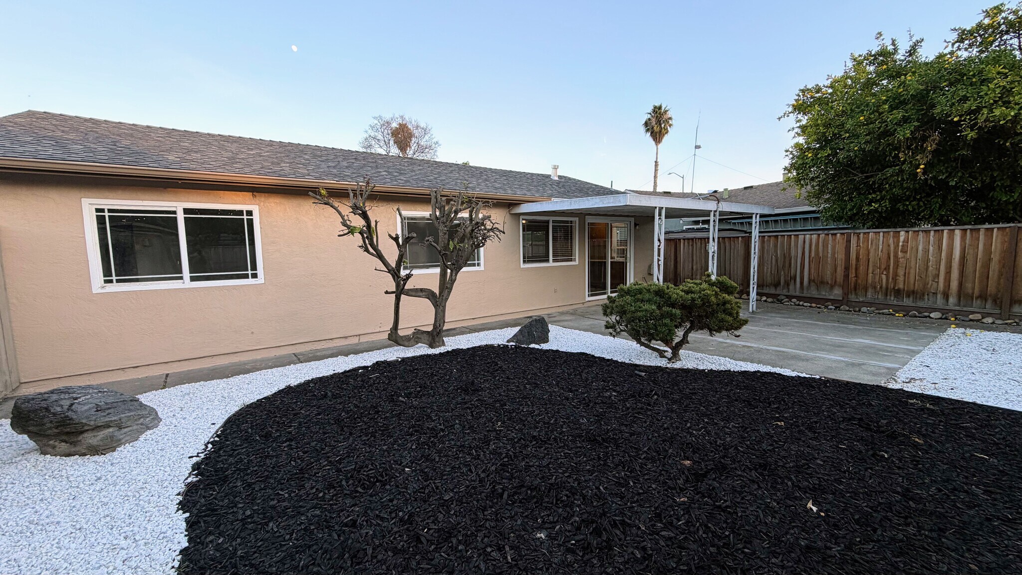 Building Photo - 3263 Lake Arrowhead Ave