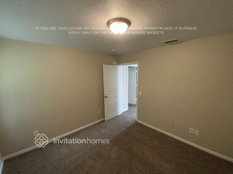 Building Photo - 5115 Crescent Moon Dr