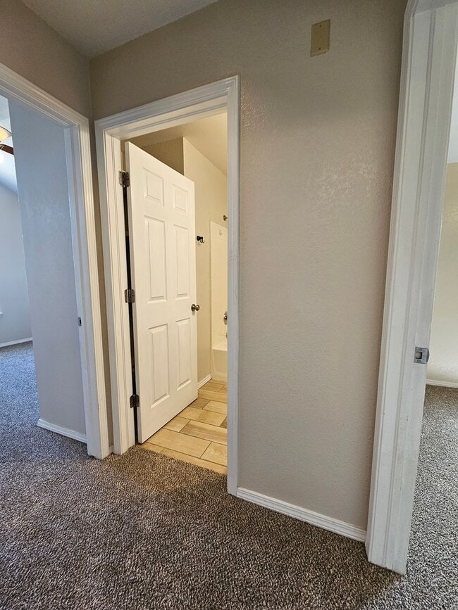 Building Photo - (3) Bed/(2) Bath in SE Norman! Pets Negotiable!