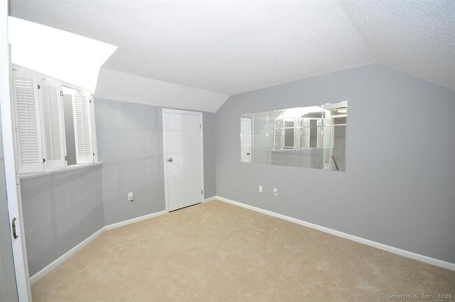 Building Photo - 37 Newberry Ln