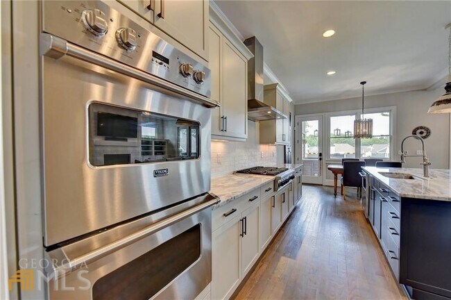 Building Photo - 1099 Wright Ave NE