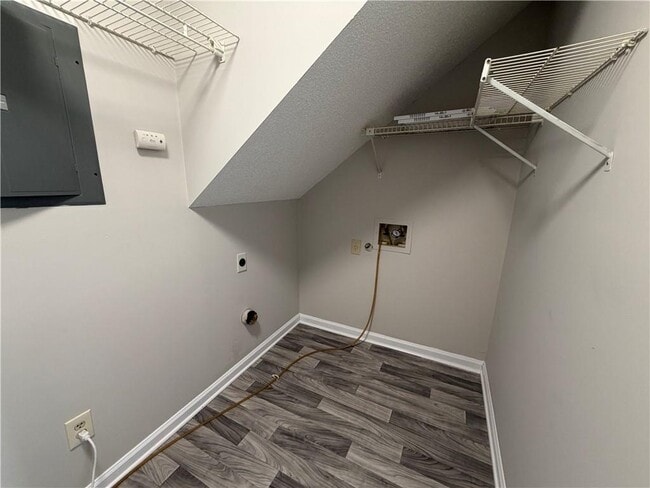 Building Photo - 1921 Cheatham Woods Dr SW