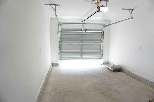 Building Photo - Brand New 3 Bedroom 2.5 Bathroom Townhome. No Additional fees