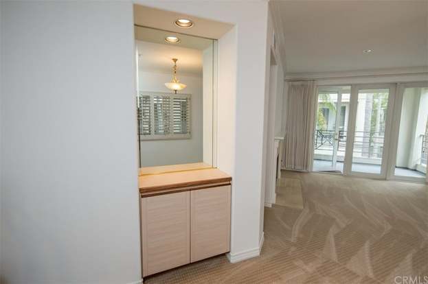 Building Photo - 2243 Martin-