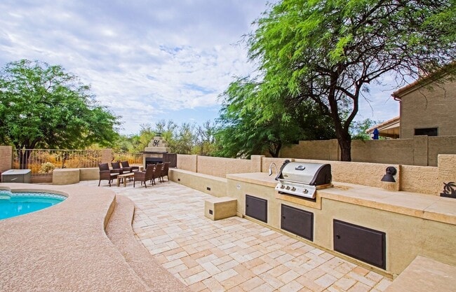 Building Photo - 29641 N 67th St