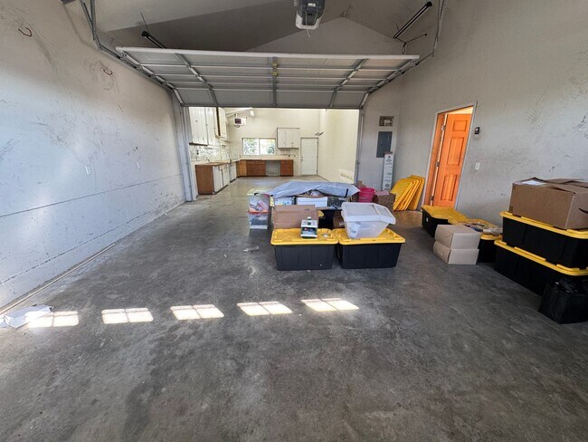 Building Photo - 3 Bed, 2 Bath in Anacortes WATER VIEW and ...