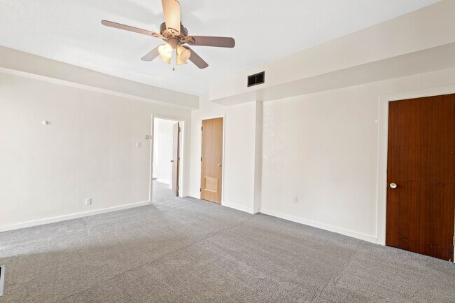 Building Photo - 129 S 18th St