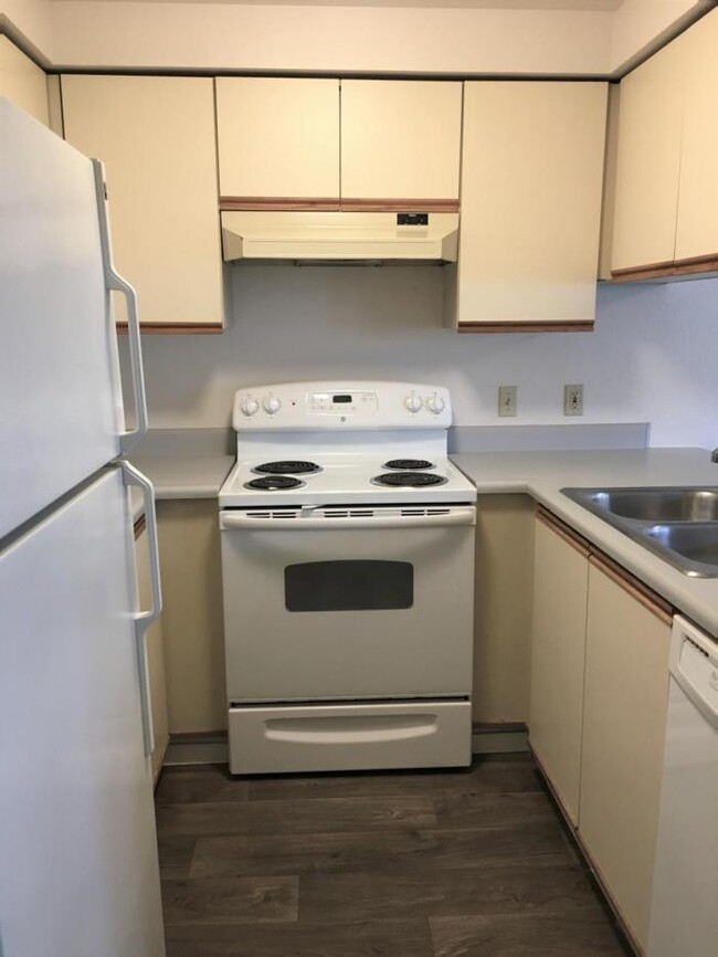 Building Photo - 2 bedroom in Seattle WA 98115