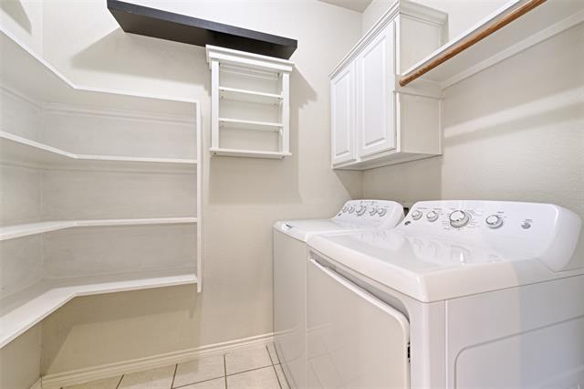 Building Photo - 9378 Park Garden Dr