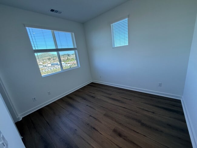 Building Photo - 470 Caliper Wy