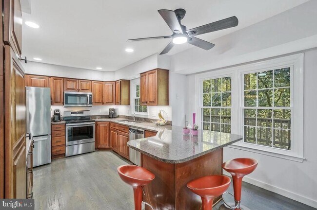 Building Photo - 9801 Burke Pond Ln