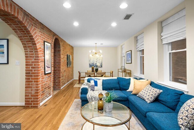 Building Photo - 410 11th St NE