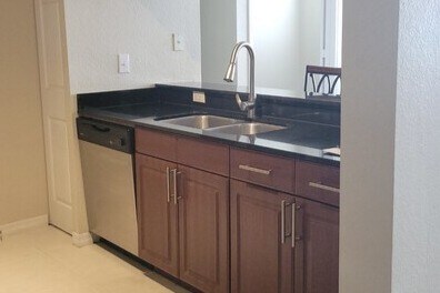 Building Photo - 1064 N Tamiami Trl