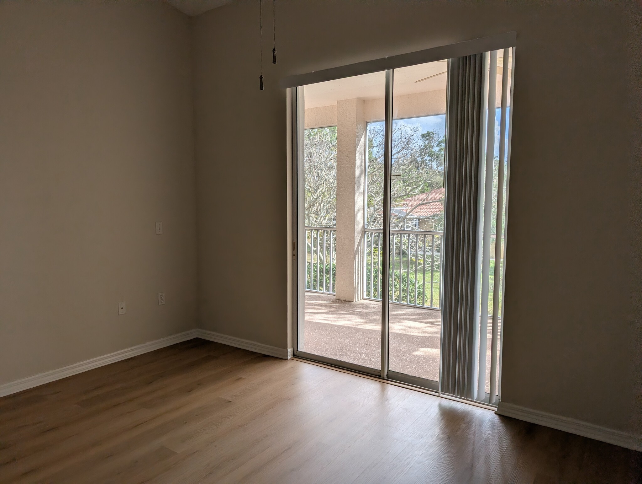 Building Photo - 4240 Central Sarasota Pky