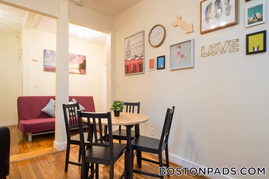 Building Photo - 56 Queensberry St