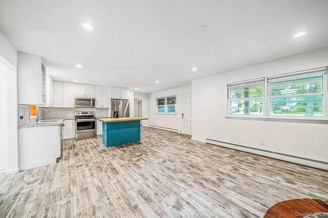 Building Photo - 1435 Bray Ave