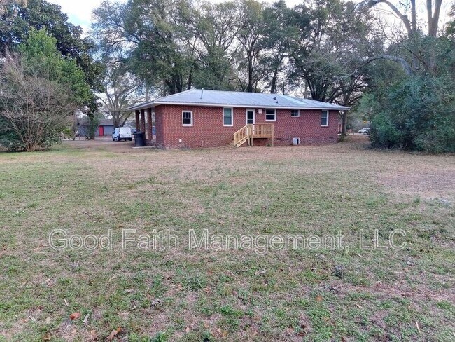 Building Photo - 3105 Old Louisville Rd